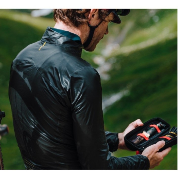 Étui porte-outils Elite Takuin 500 cc Noir/Logo Gris|BIDONS