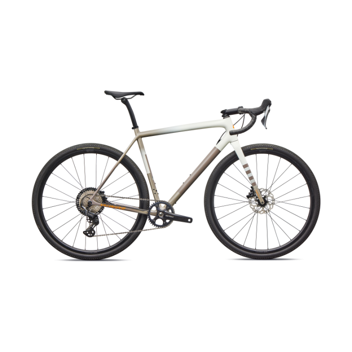 Vélo Specialized CRUX COMP Dune White/Sandstone Metallic/Desert Metallic/Orange Zest 2026