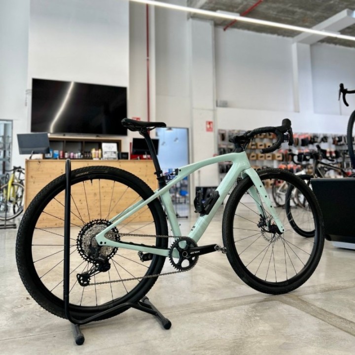 Vélo d'occasion Specialized Diverge STR SW Dove Grey+Eyris Pearl 2024