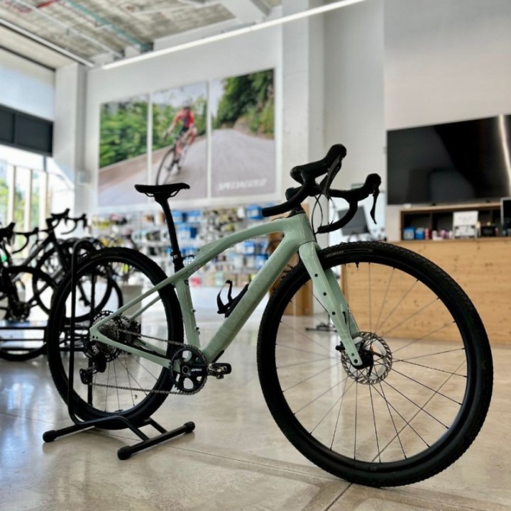 Vélo d'occasion Specialized Diverge STR SW Dove Grey+Eyris Pearl 2024