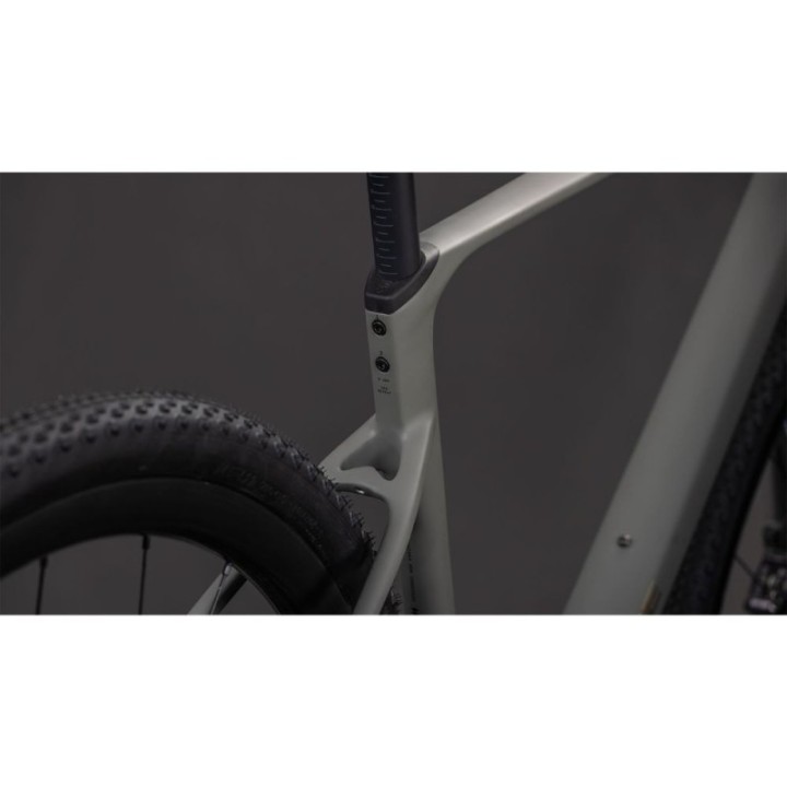 Vélo Cube Nuroad C:62 EX oldgrey´n´prism