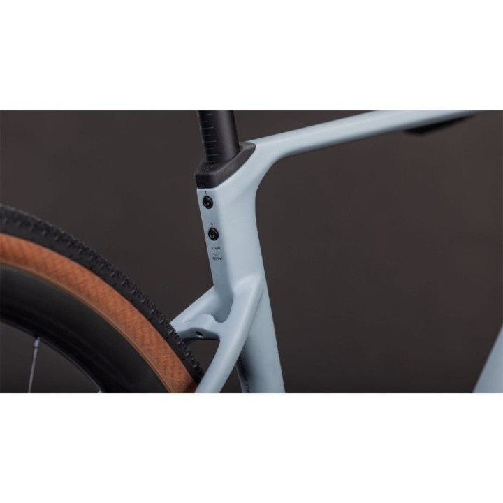 Vélo Cube Nuroad C:62 PRO vulcan´n´prism