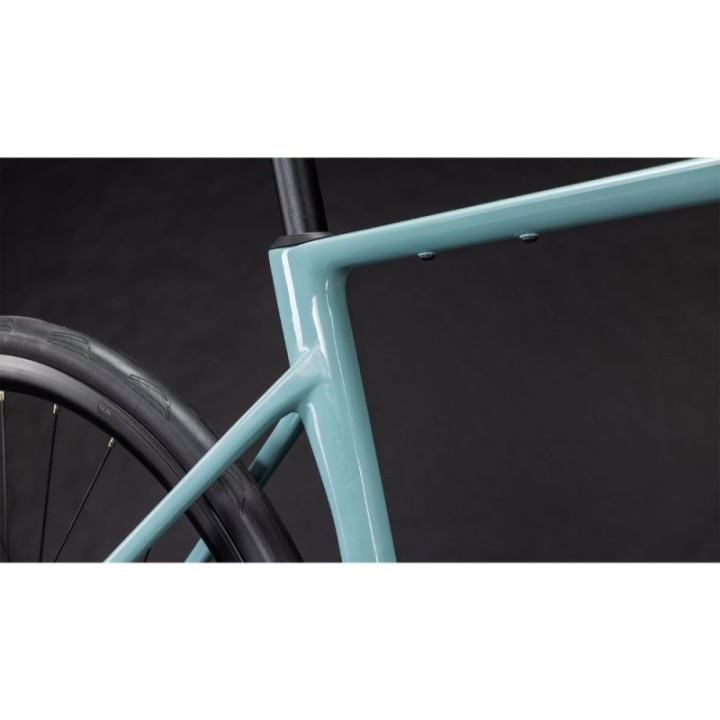 Vélo Cube Attain C:62 Race bleu ciel et cyan 2026