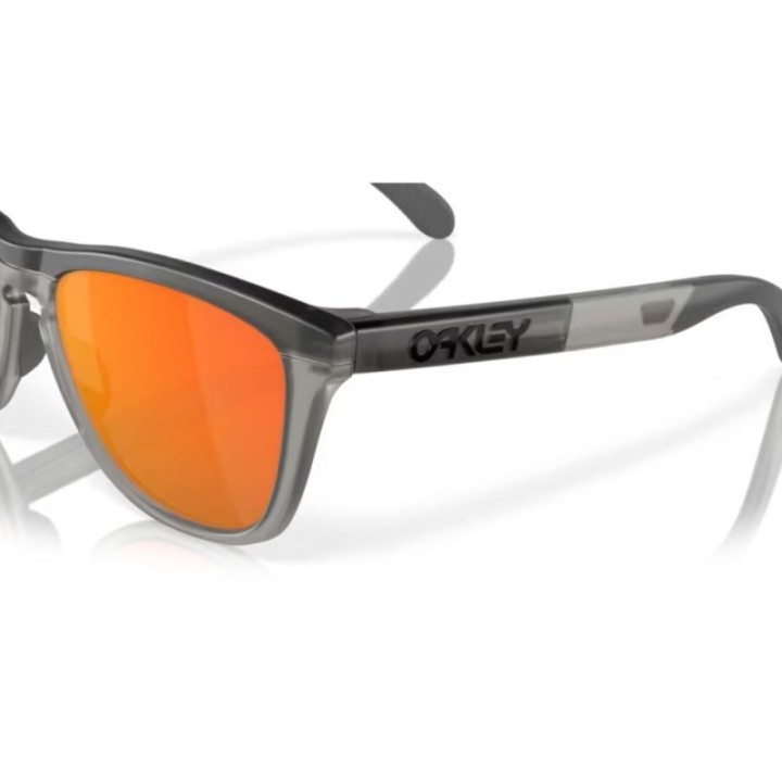 Lunettes Oakley Frogskins Verres prizm ruby/Monture matte grey smoke/grey ink