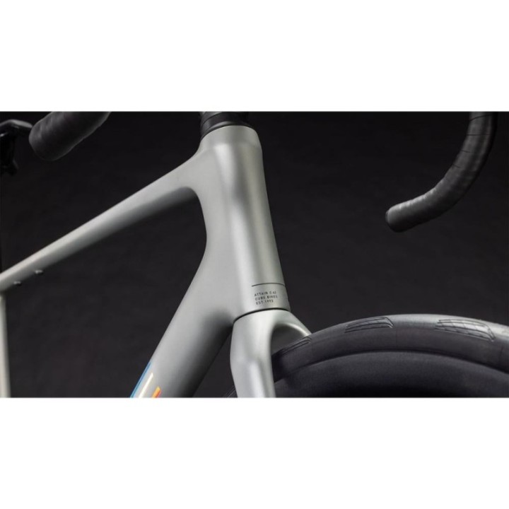 Bicicleta Cube Attain C:62 SLX sleekgrey´n´prism 2026